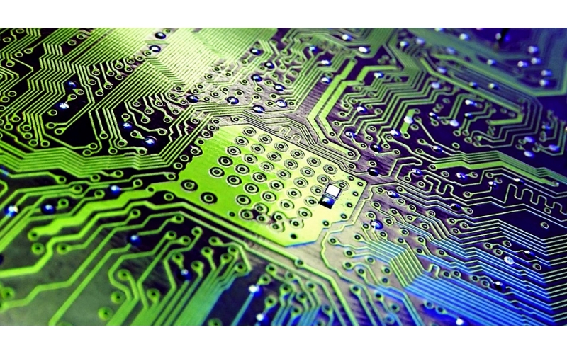 PCB布局布線中的常見(jiàn)錯(cuò)誤及改進(jìn)方法：優(yōu)化設(shè)計(jì)減少風(fēng)險(xiǎn)